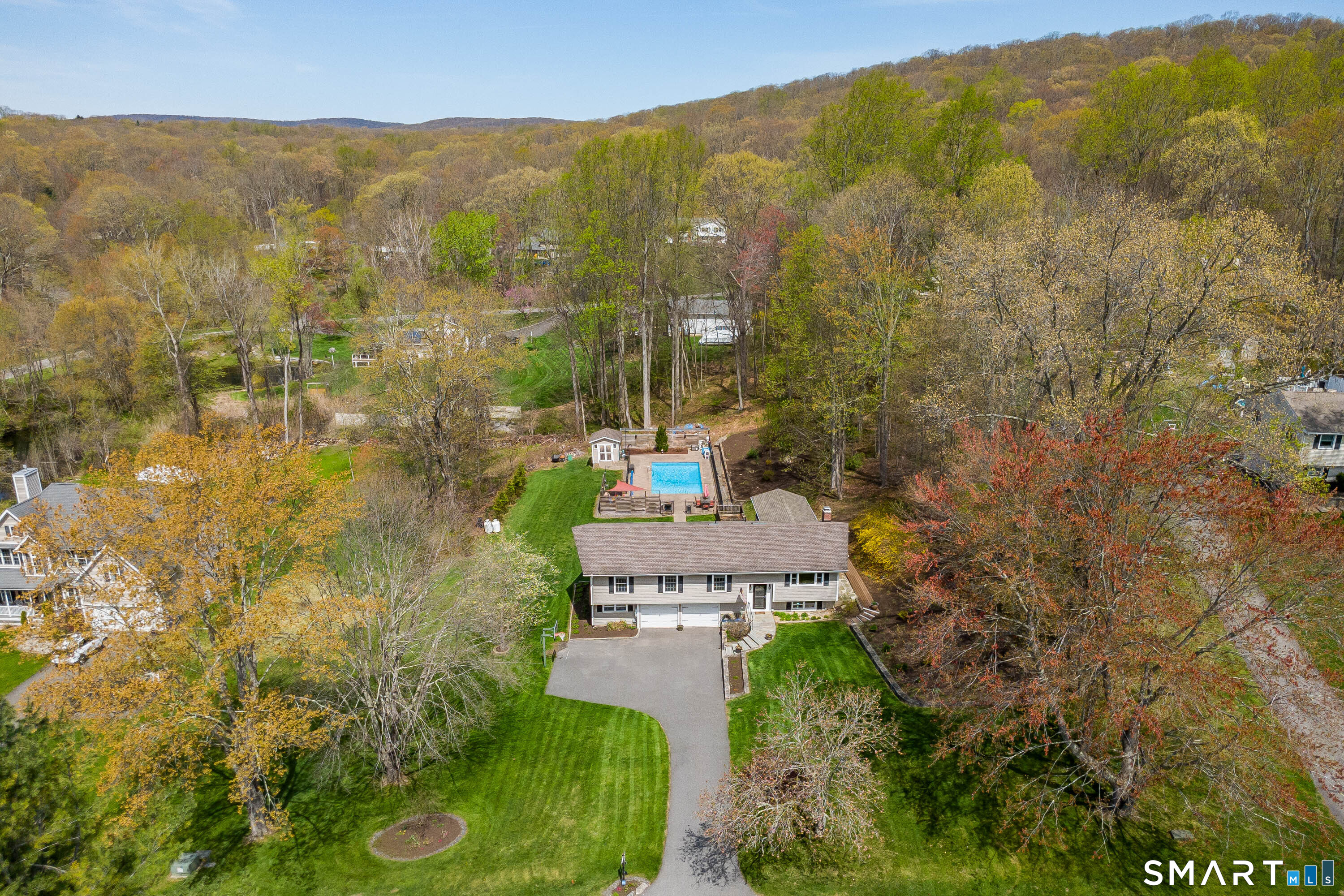 18 Fleetwood Drive New Fairfield CT 06812