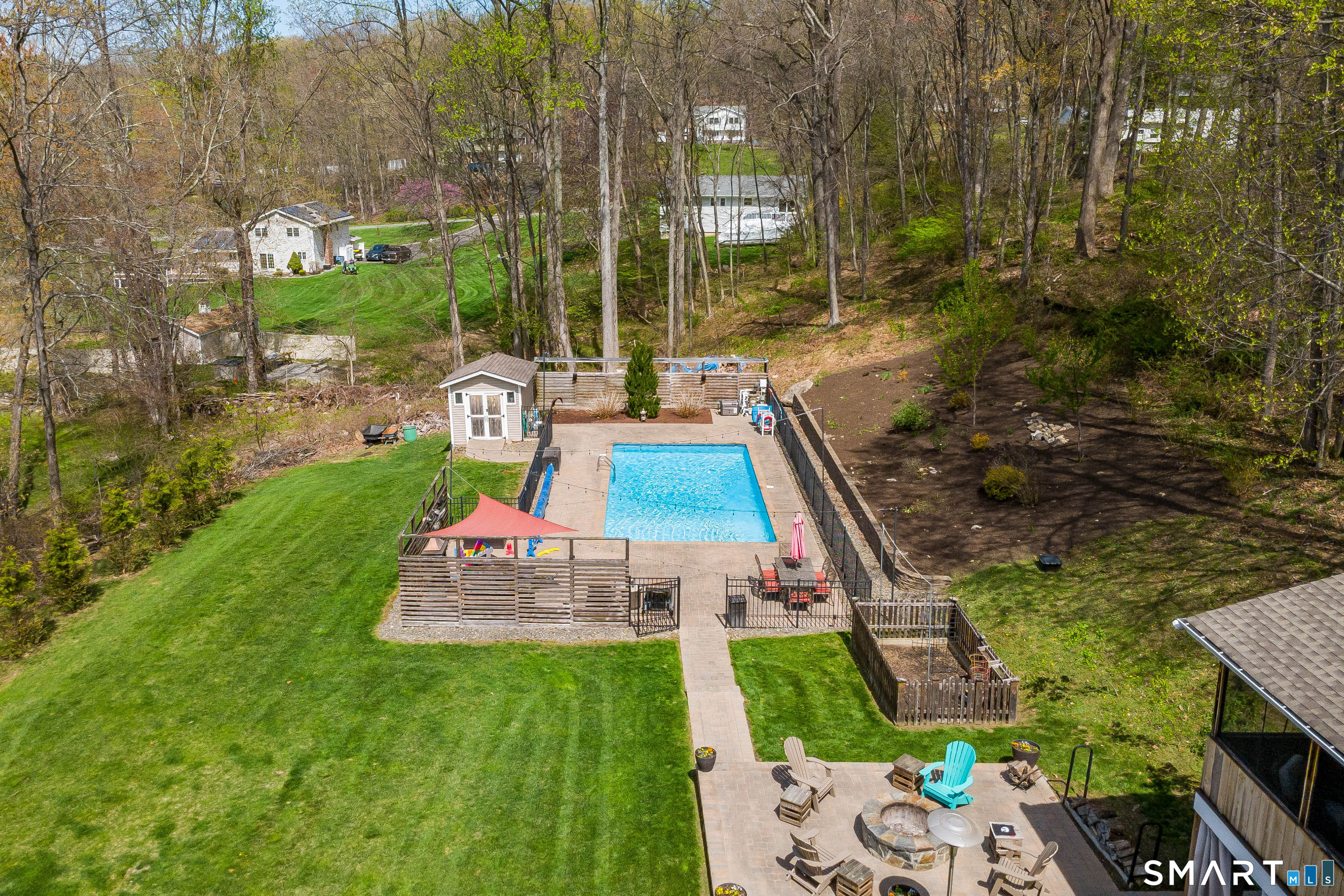 18 Fleetwood Drive New Fairfield CT 06812