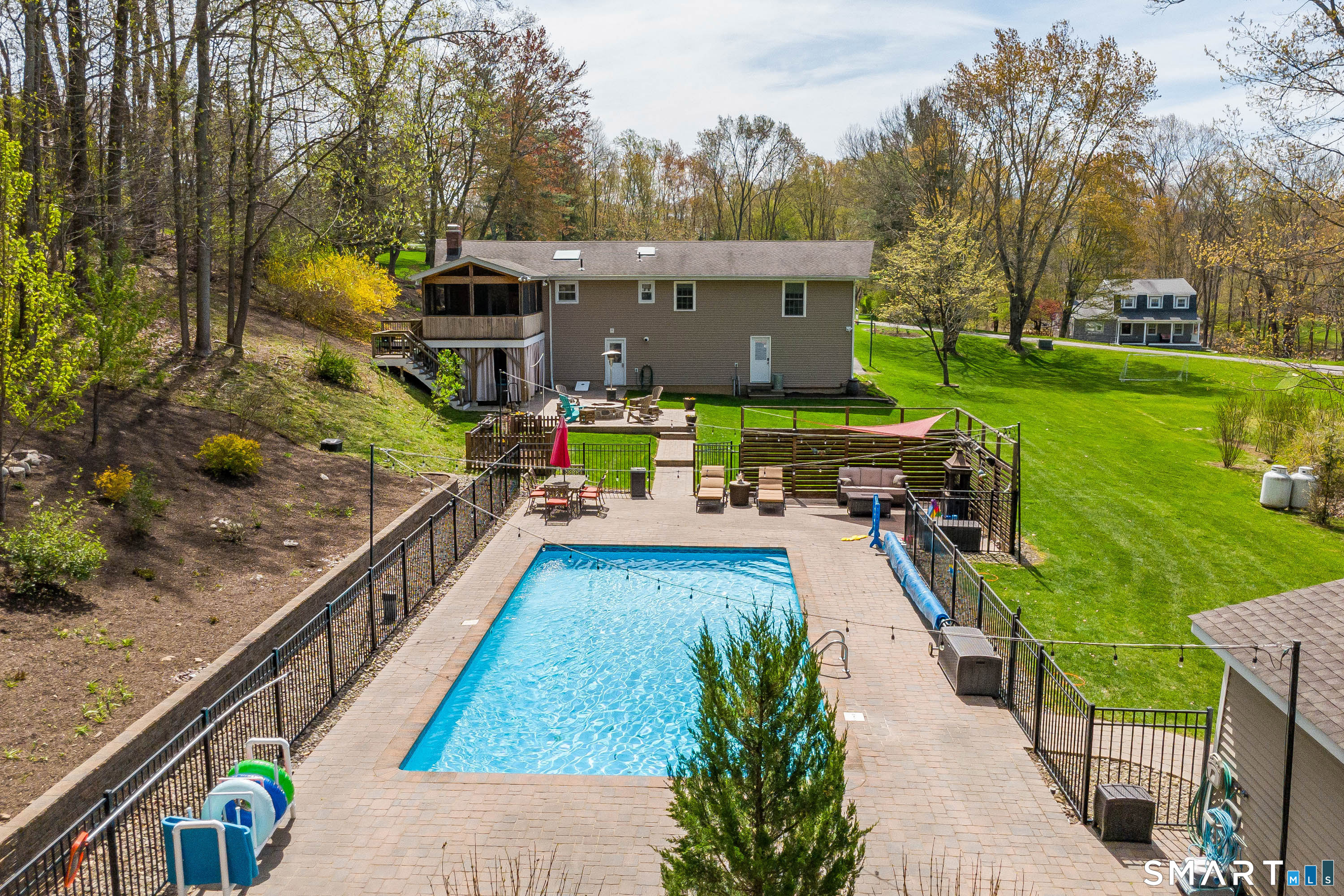 18 Fleetwood Drive New Fairfield CT 06812