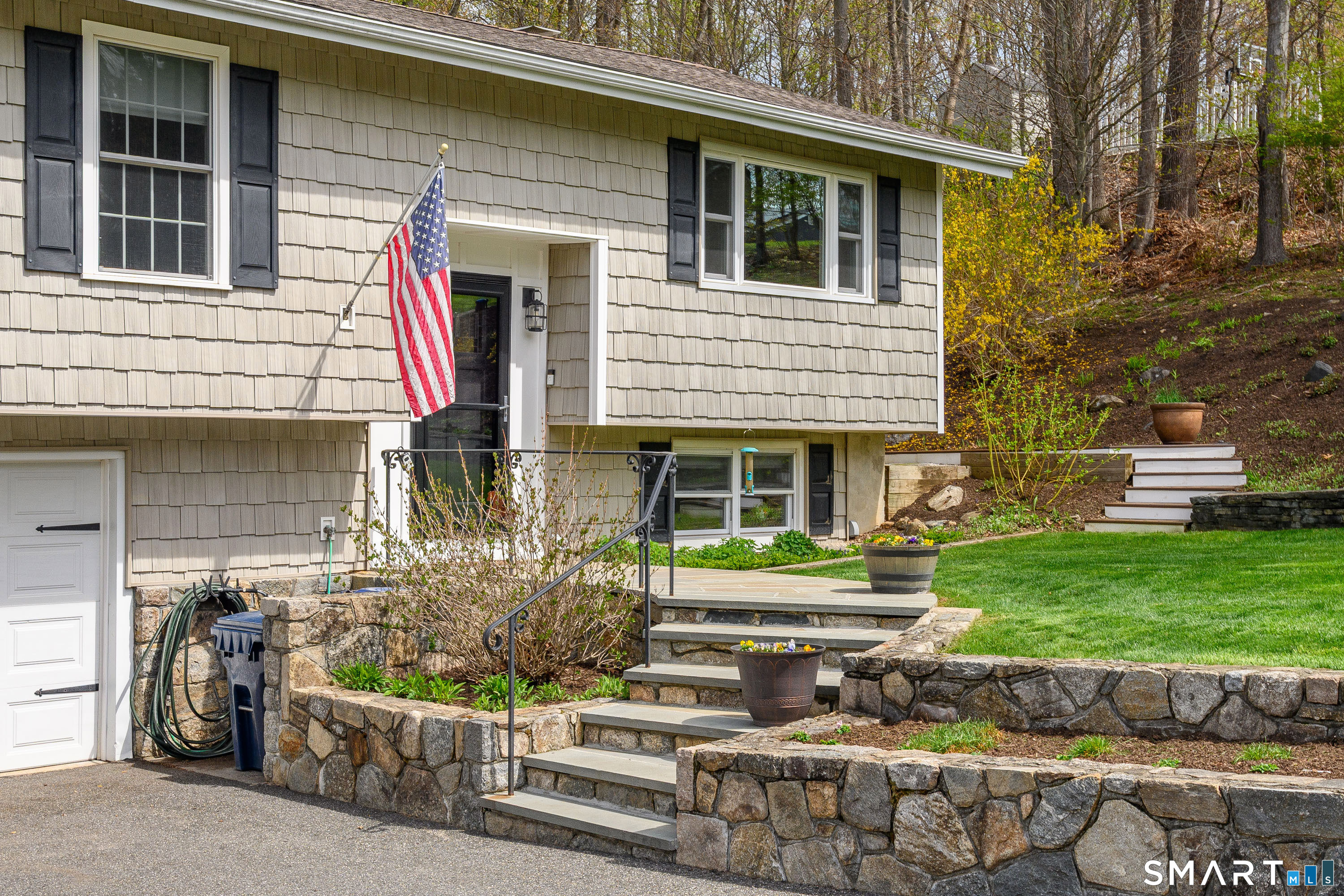 18 Fleetwood Drive New Fairfield CT 06812