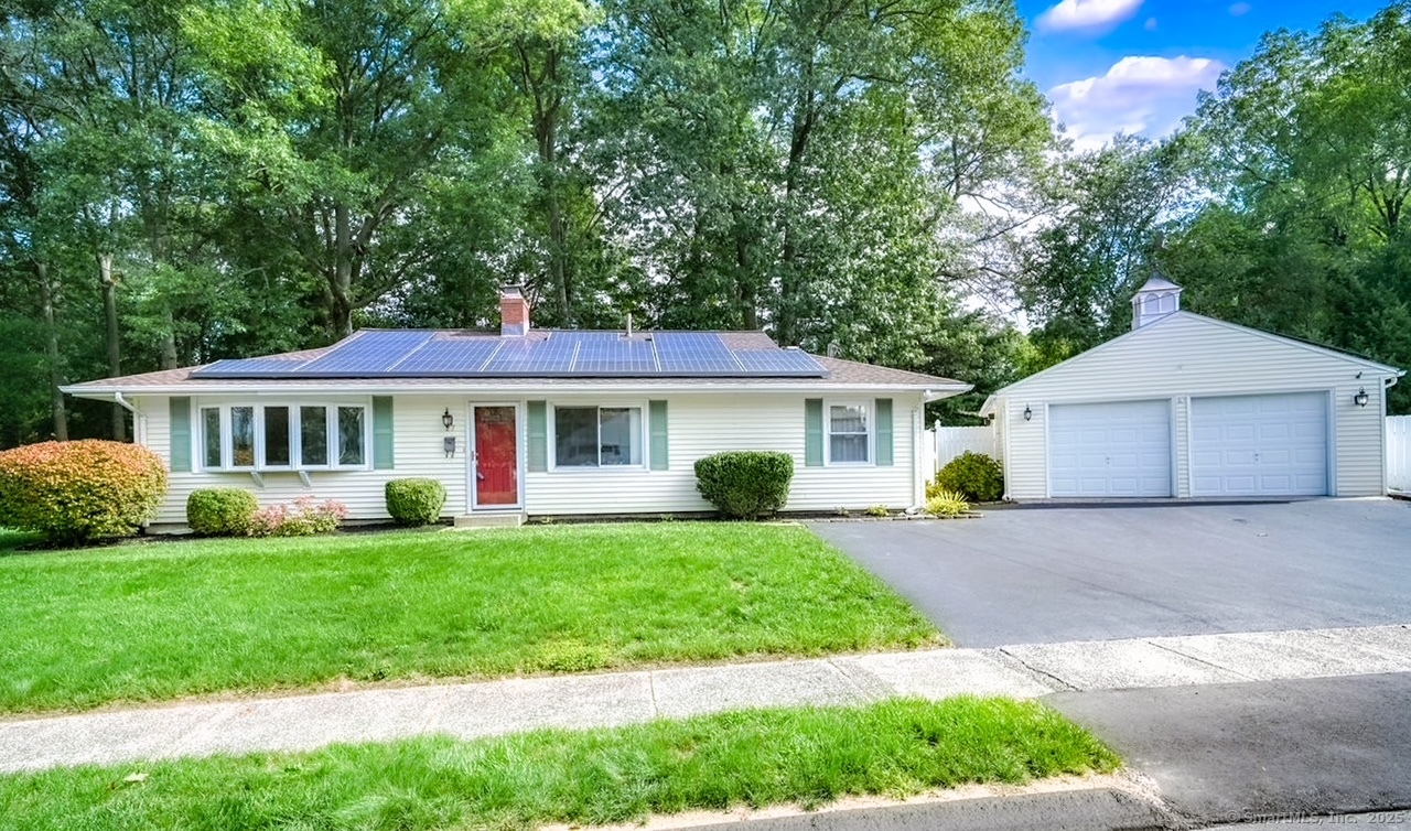 27 Heron Road East Hartford CT 06118