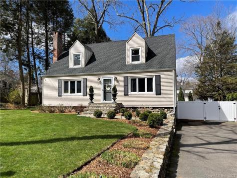 57 White Avenue Middlebury CT 06762