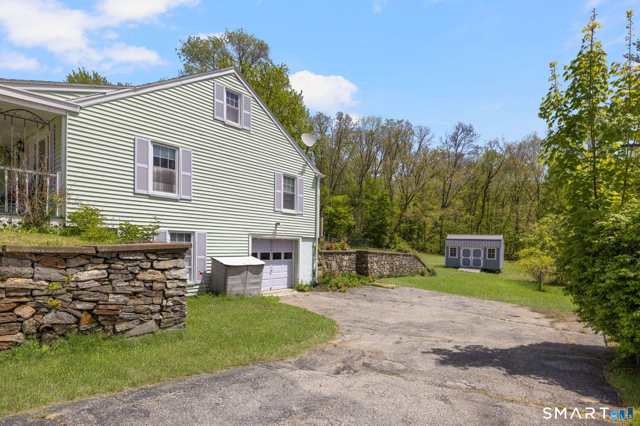 11 Poulin Drive Thompson CT 06277