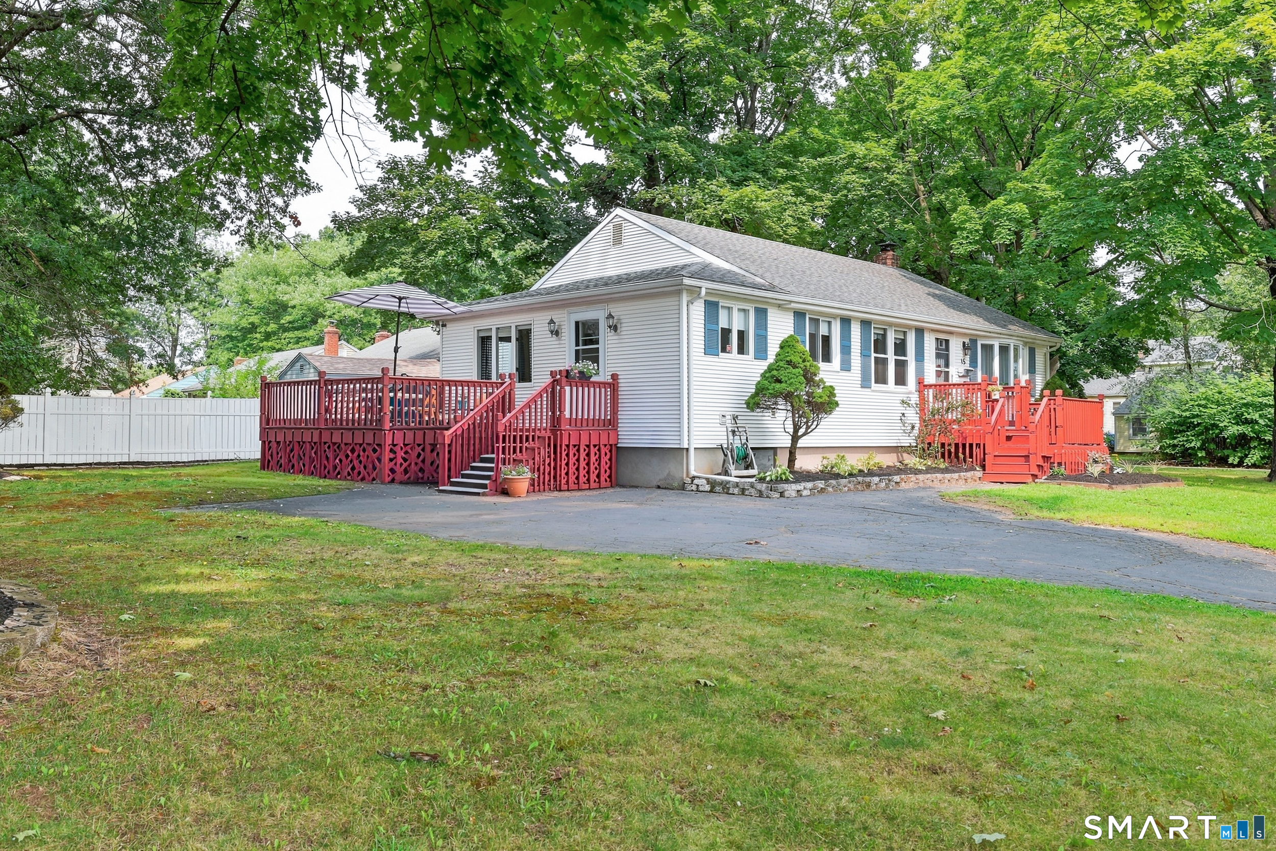 15 Raymond Street East Hartford CT 06118