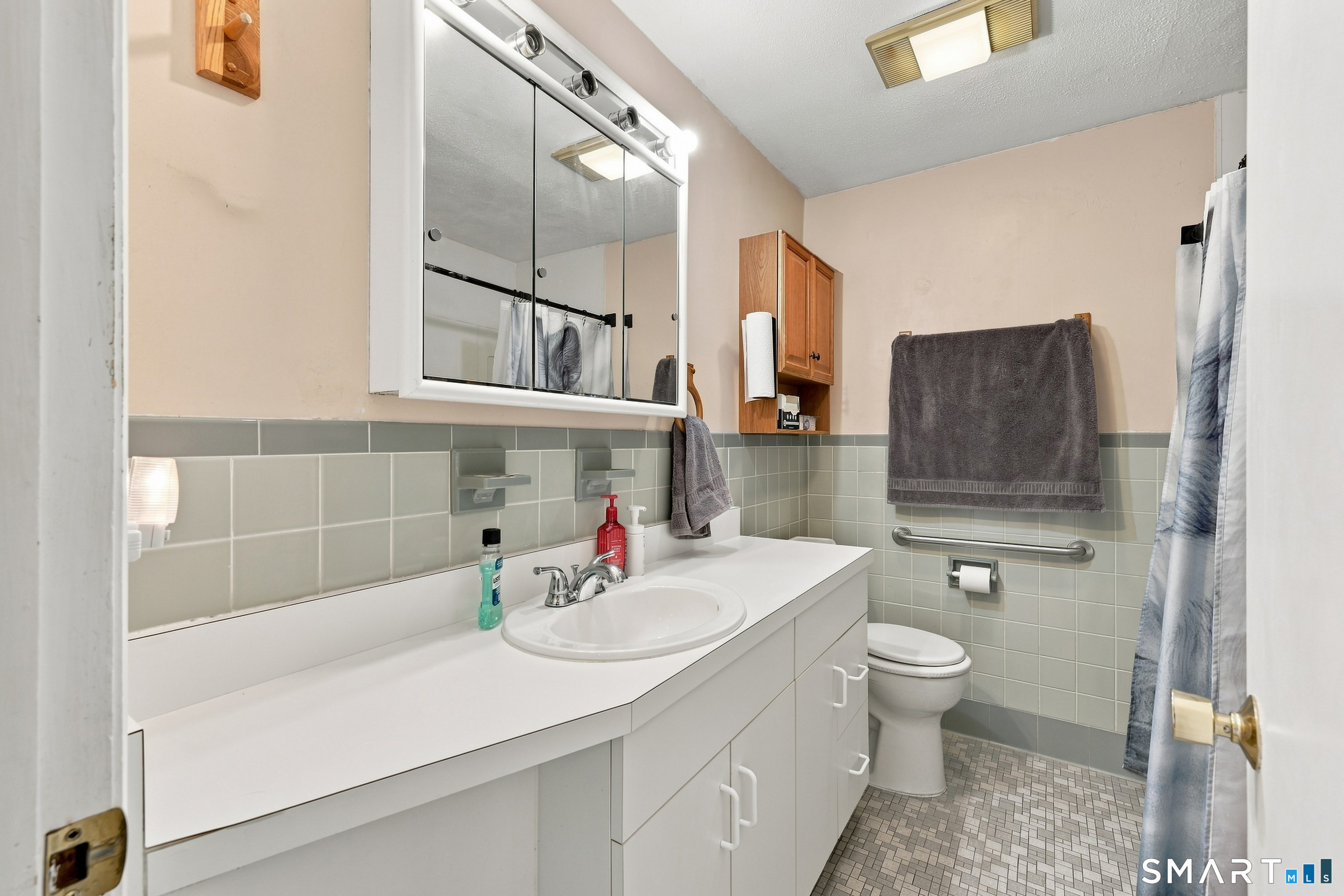 15 Raymond Street East Hartford CT 06118