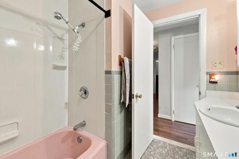 15 Raymond Street East Hartford CT 06118