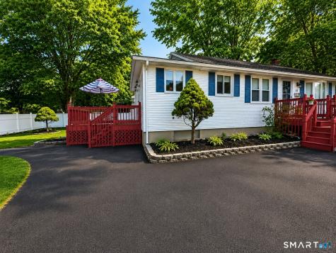 15 Raymond Street East Hartford CT 06118