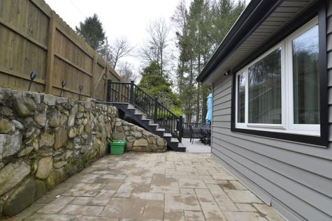 69 Engleside Terrace Newtown CT 06482
