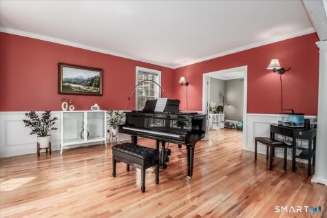 21 Pearl Street Newtown CT 06482