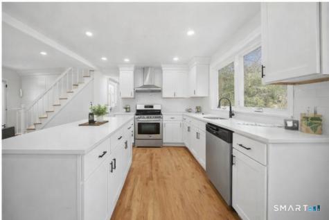 35 Dyer Avenue Canton CT 06019