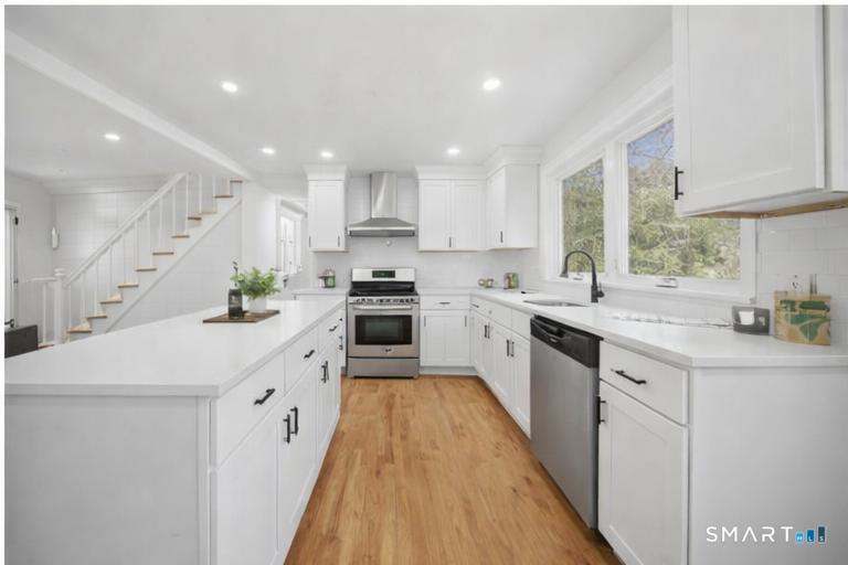35 Dyer Avenue Canton CT 06019