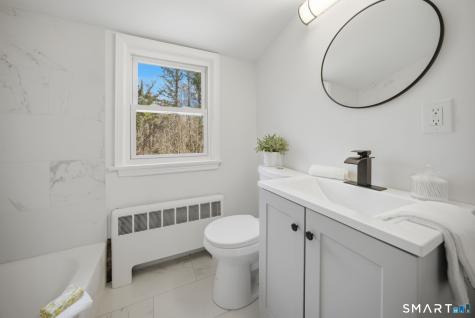 35 Dyer Avenue Canton CT 06019