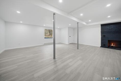 35 Dyer Avenue Canton CT 06019