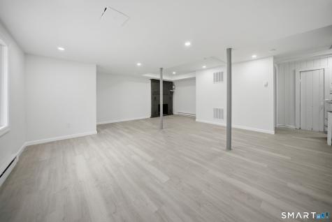 35 Dyer Avenue Canton CT 06019