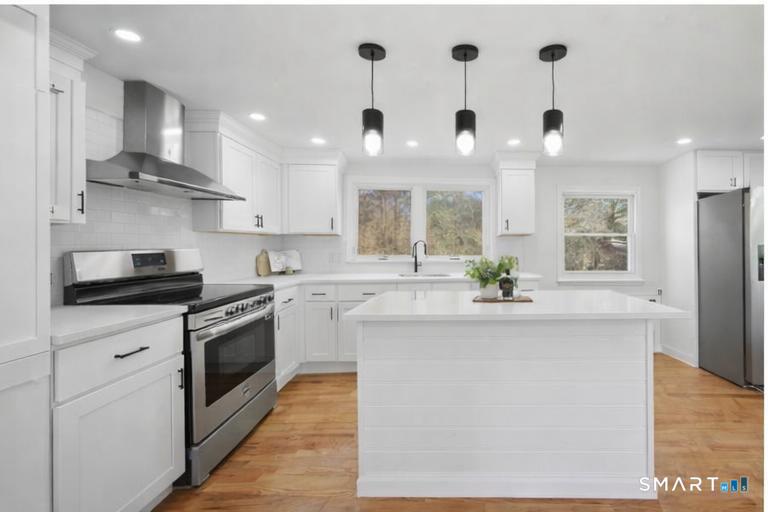 35 Dyer Avenue Canton CT 06019