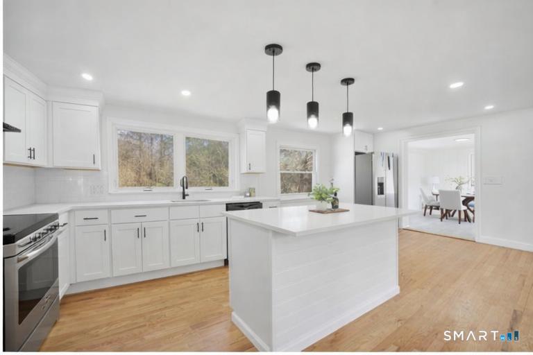 35 Dyer Avenue Canton CT 06019