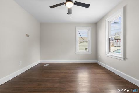 216-R West Thames Street Norwich CT 06360