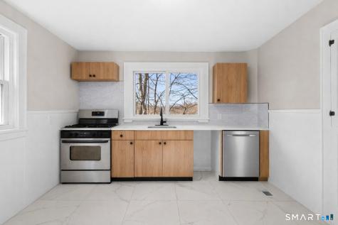 216-R West Thames Street Norwich CT 06360