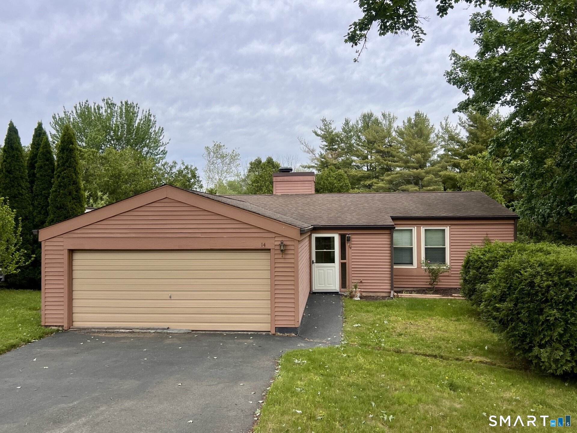 14 East Lake Drive Middletown CT 06457