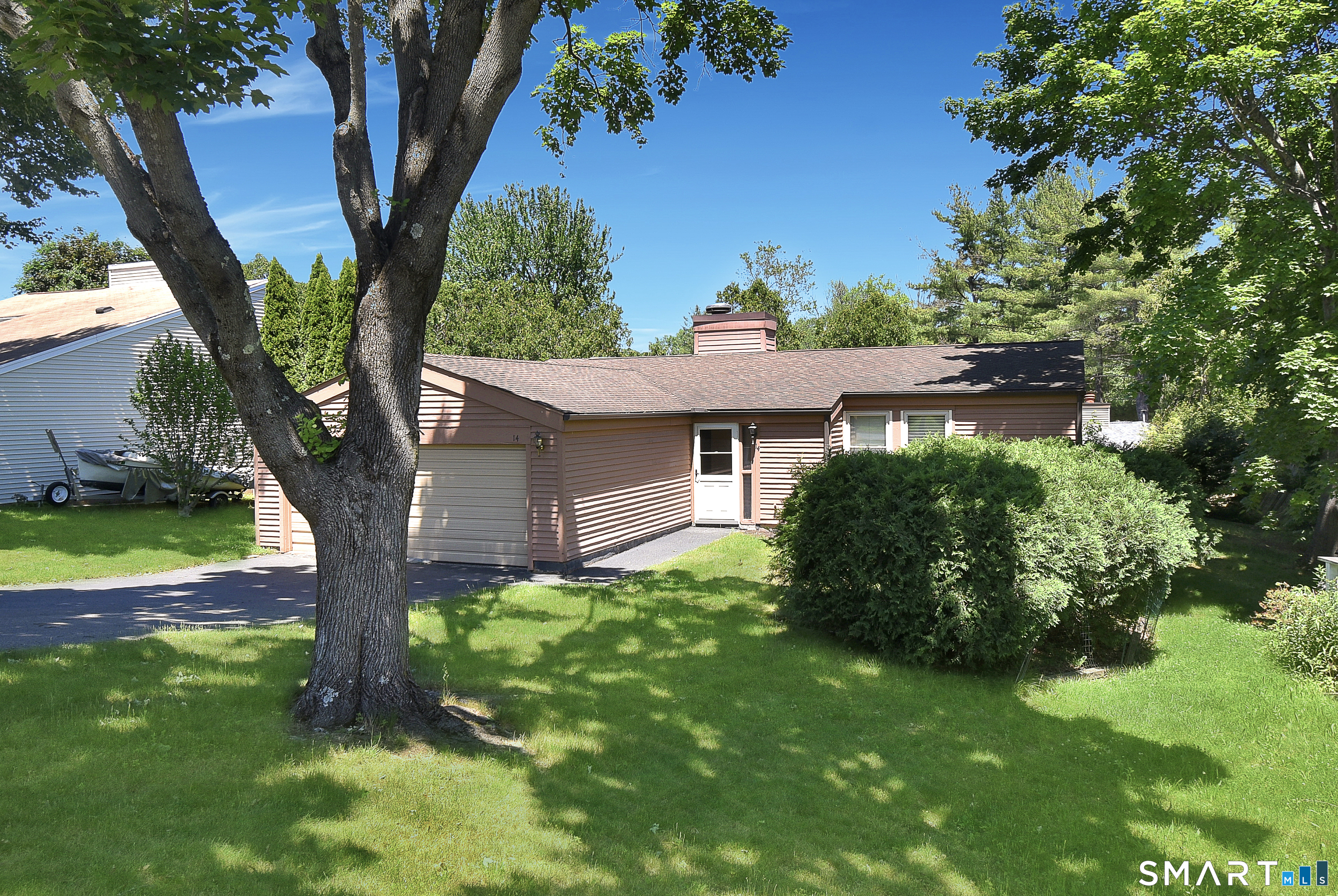 14 East Lake Drive Middletown CT 06457