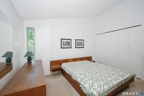 14 East Lake Drive Middletown CT 06457