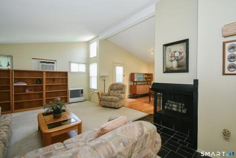 14 East Lake Drive Middletown CT 06457