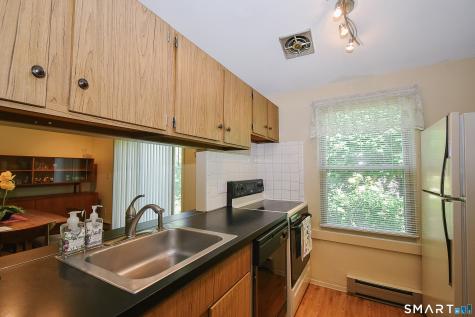 14 East Lake Drive Middletown CT 06457