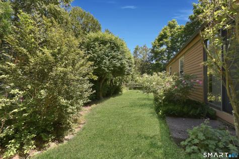 14 East Lake Drive Middletown CT 06457