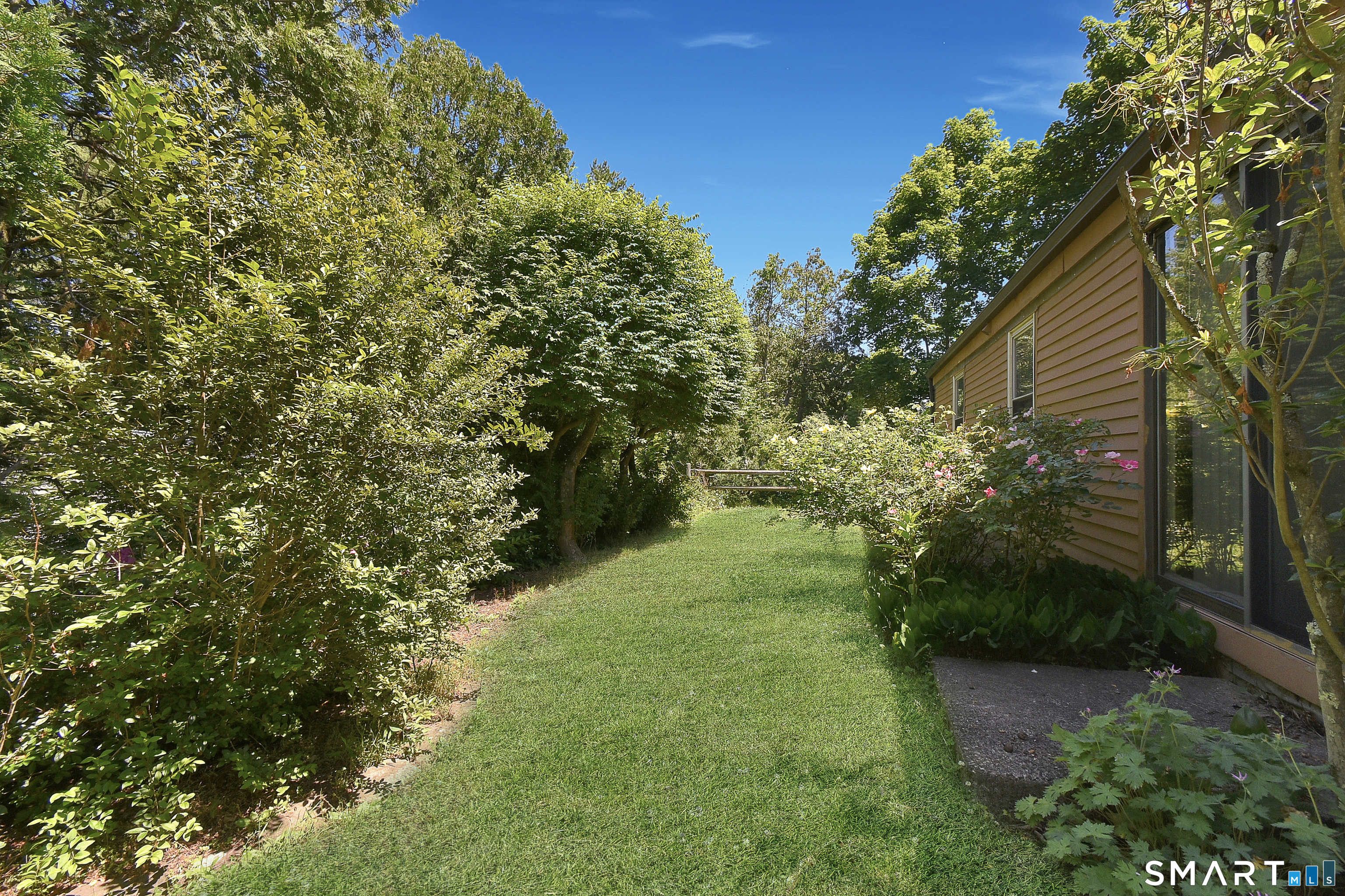 14 East Lake Drive Middletown CT 06457