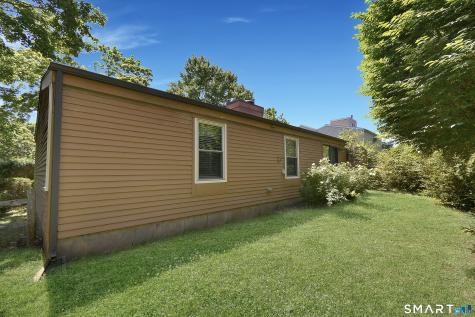 14 East Lake Drive Middletown CT 06457