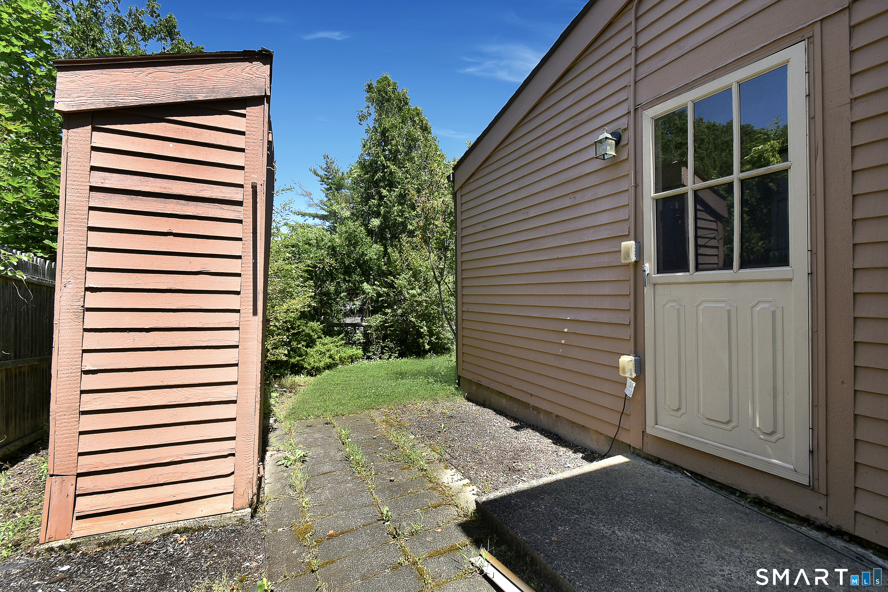 14 East Lake Drive Middletown CT 06457