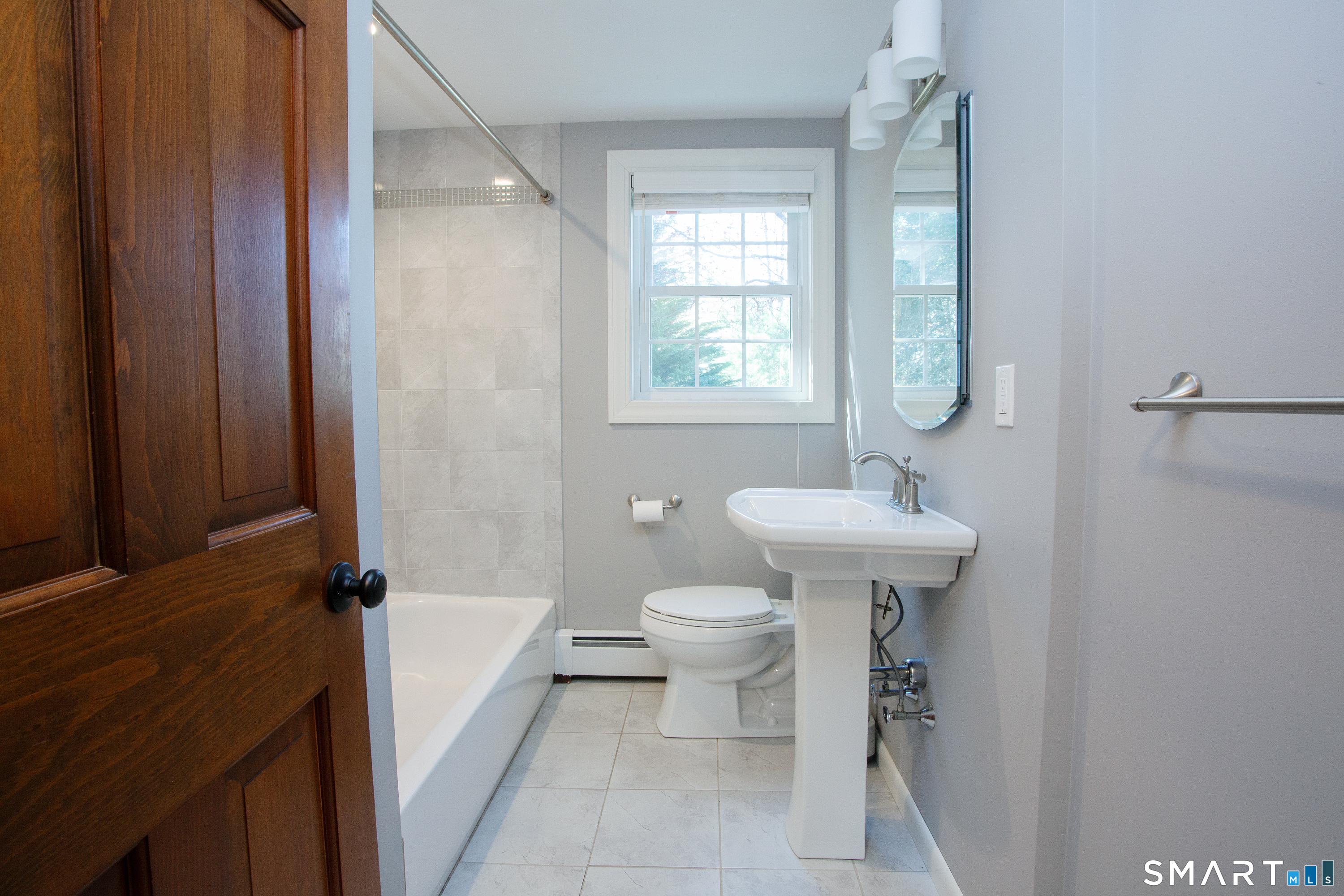 172 Weymouth Road Enfield CT 06082