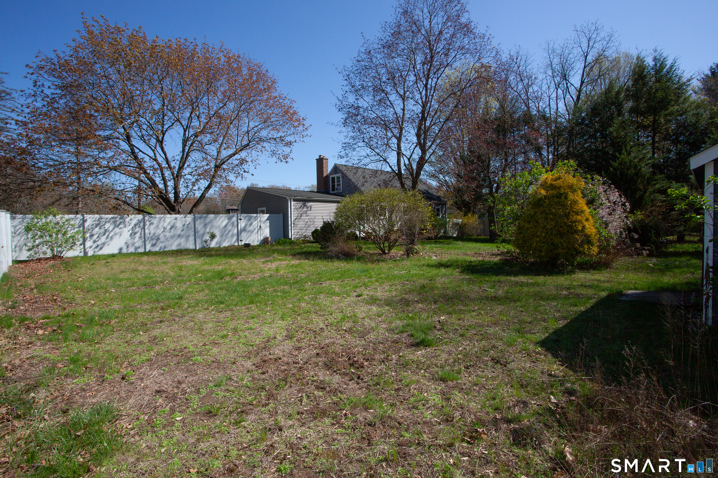 172 Weymouth Road Enfield CT 06082