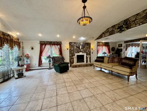 22 Larkspur Drive Trumbull CT 06611