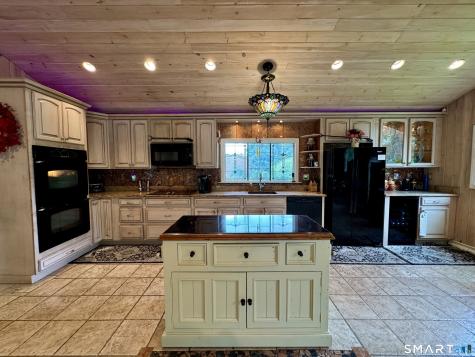 22 Larkspur Drive Trumbull CT 06611