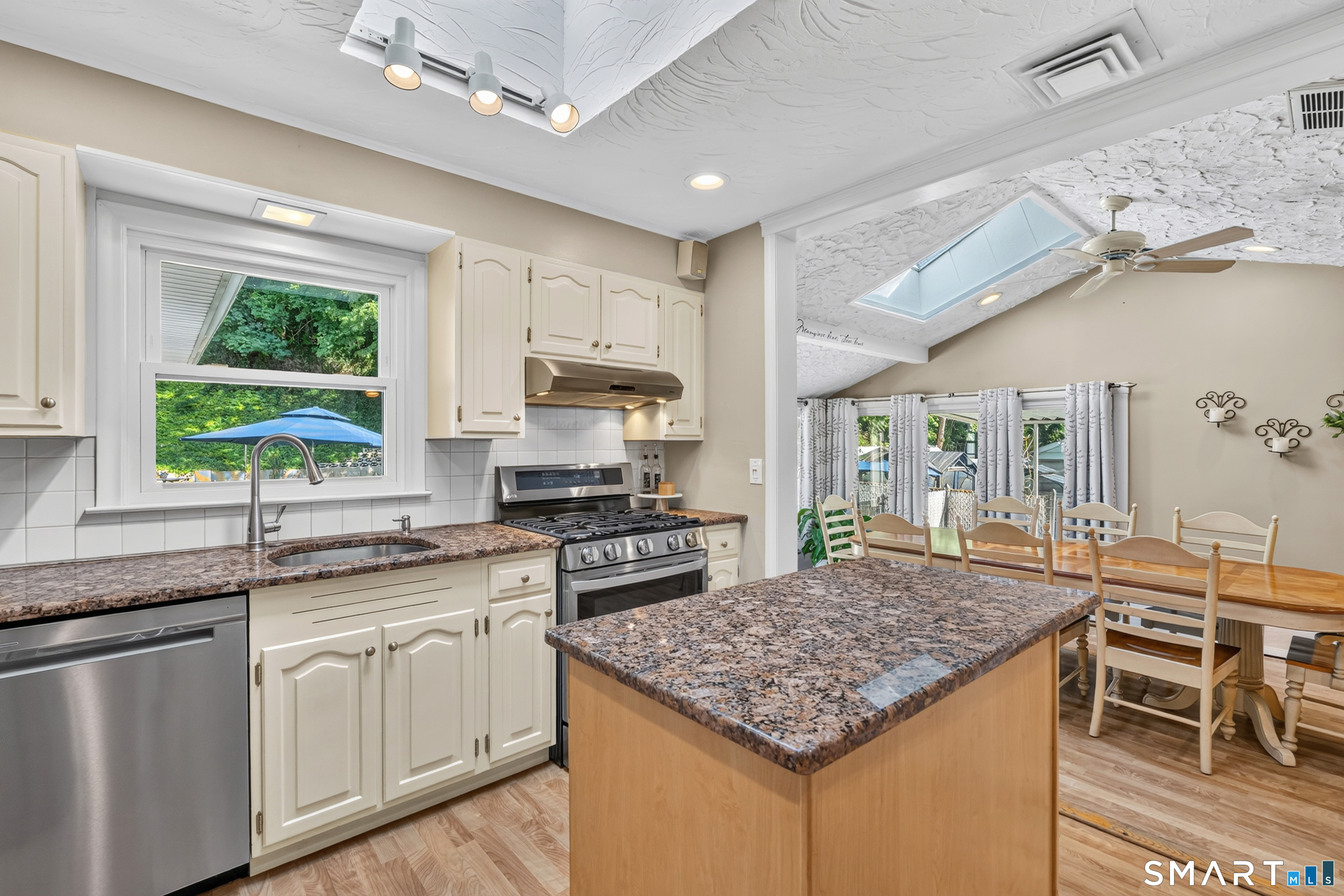 187 Blue Hills Avenue Hamden CT 06514
