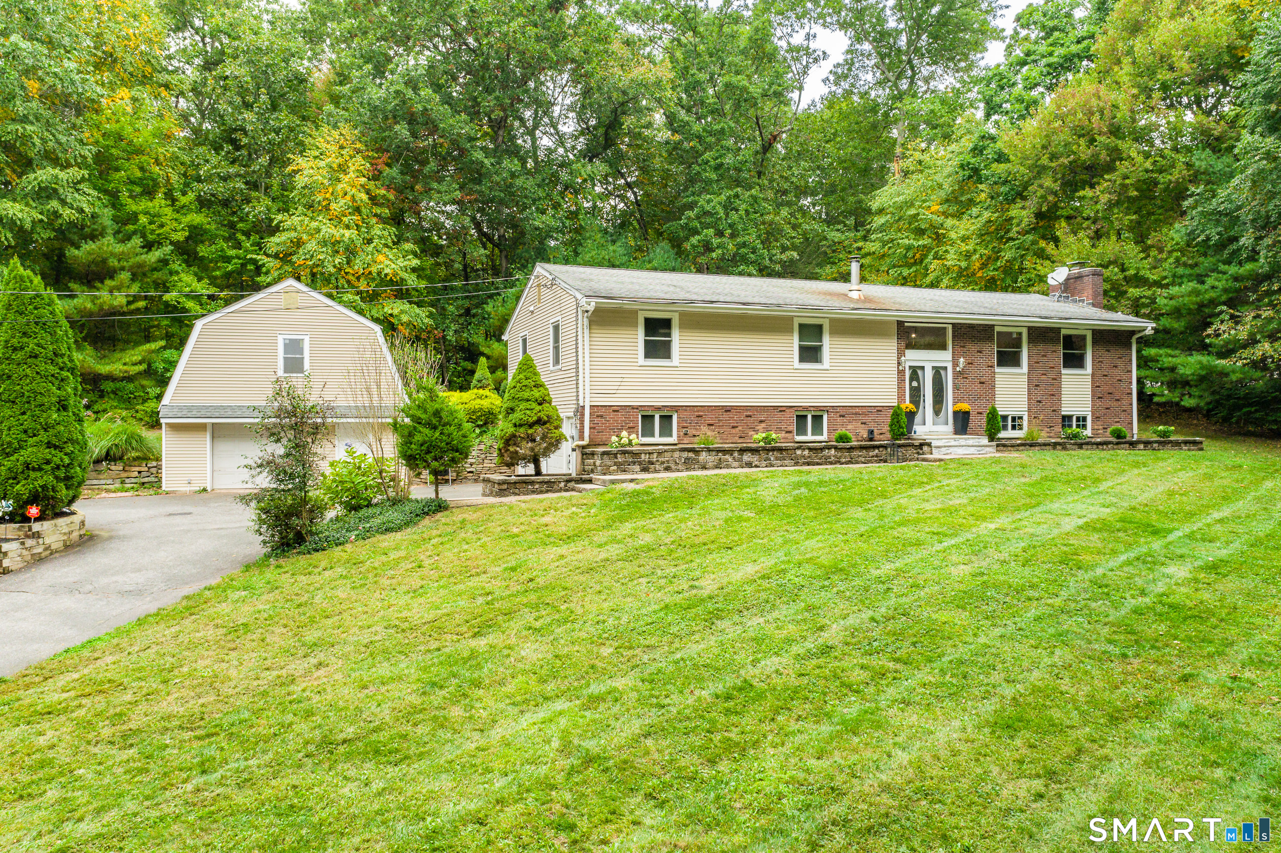508 Oakwood Drive Glastonbury CT 06033