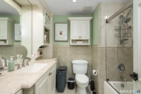 508 Oakwood Drive Glastonbury CT 06033