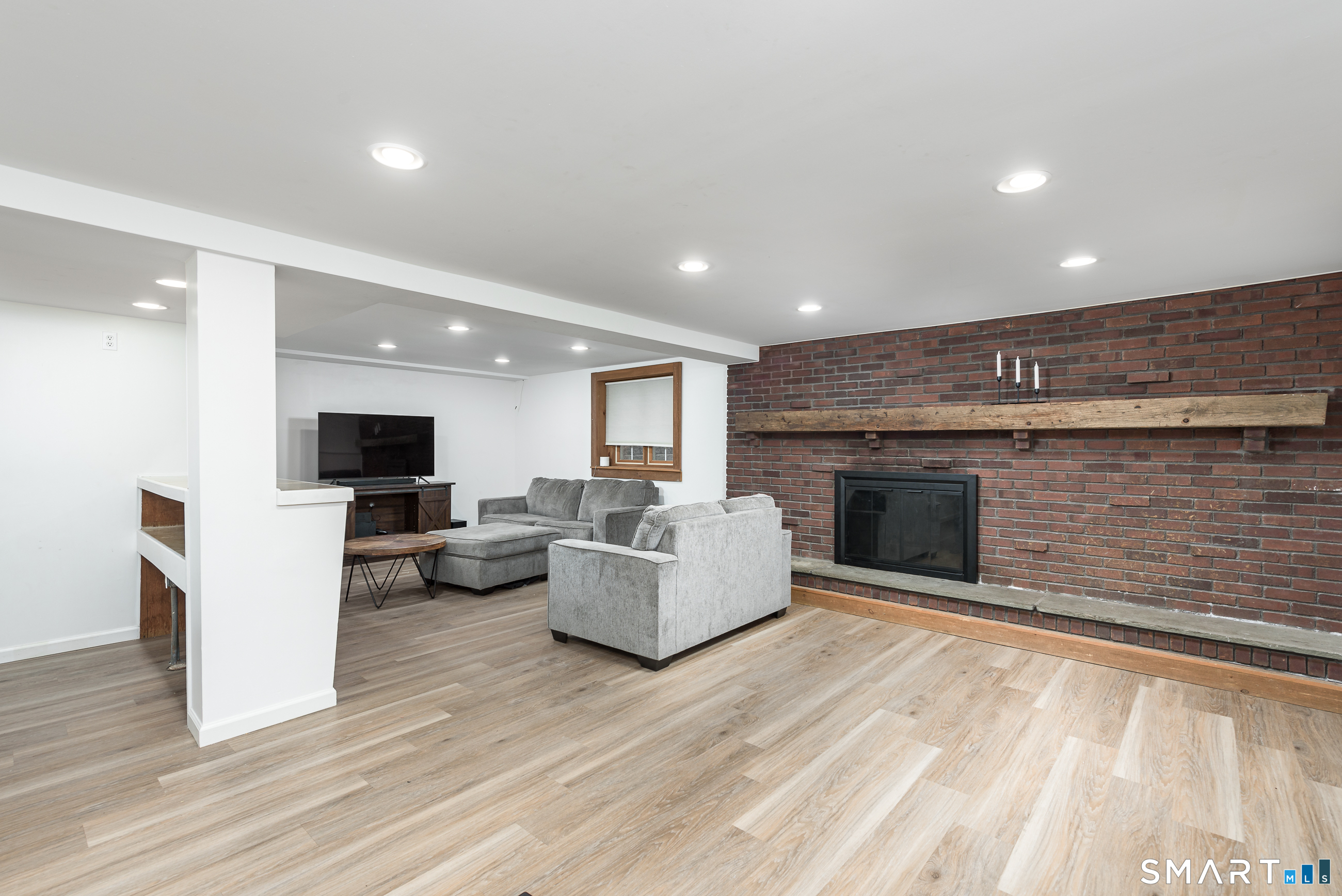 508 Oakwood Drive Glastonbury CT 06033