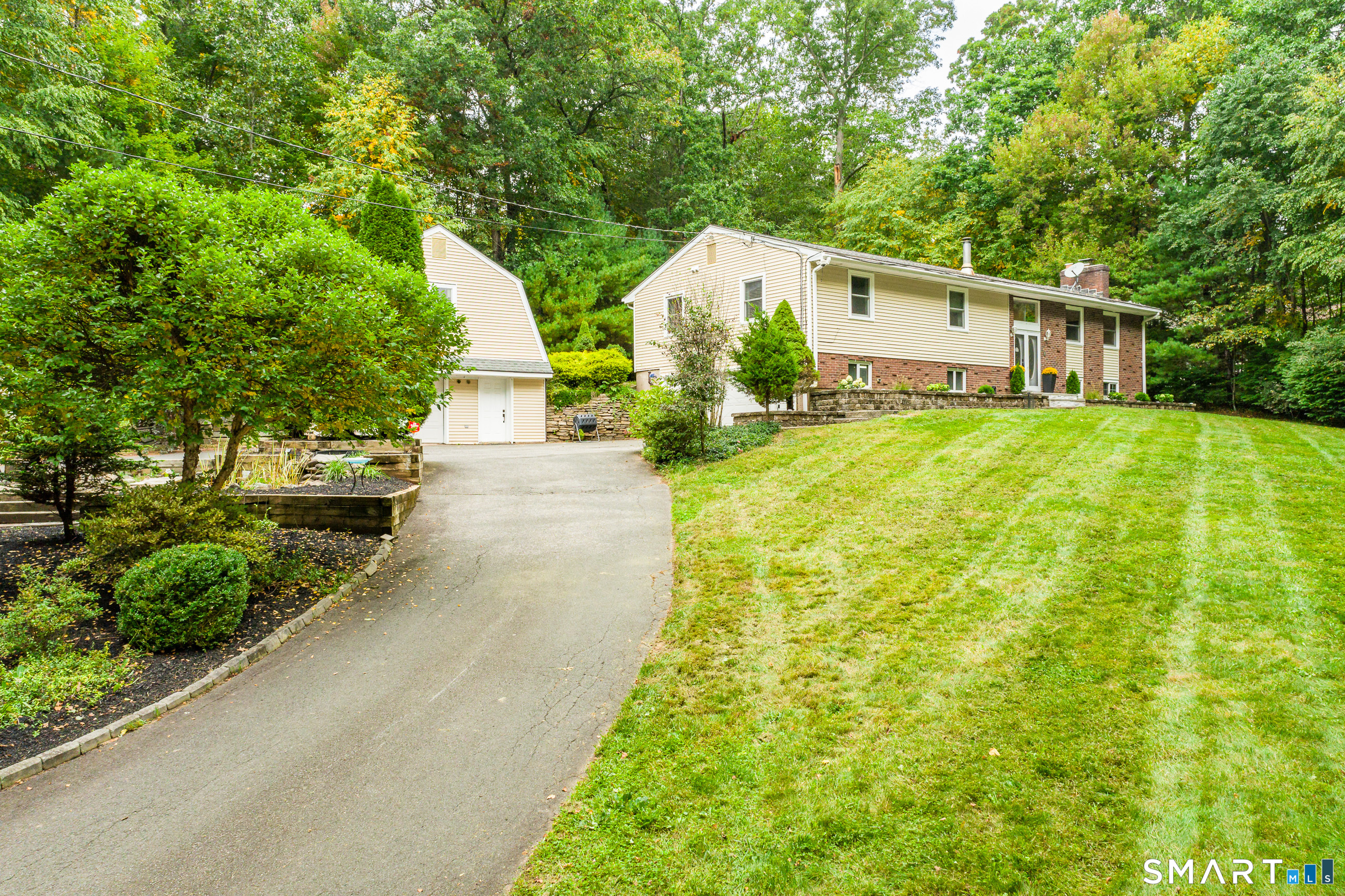 508 Oakwood Drive Glastonbury CT 06033