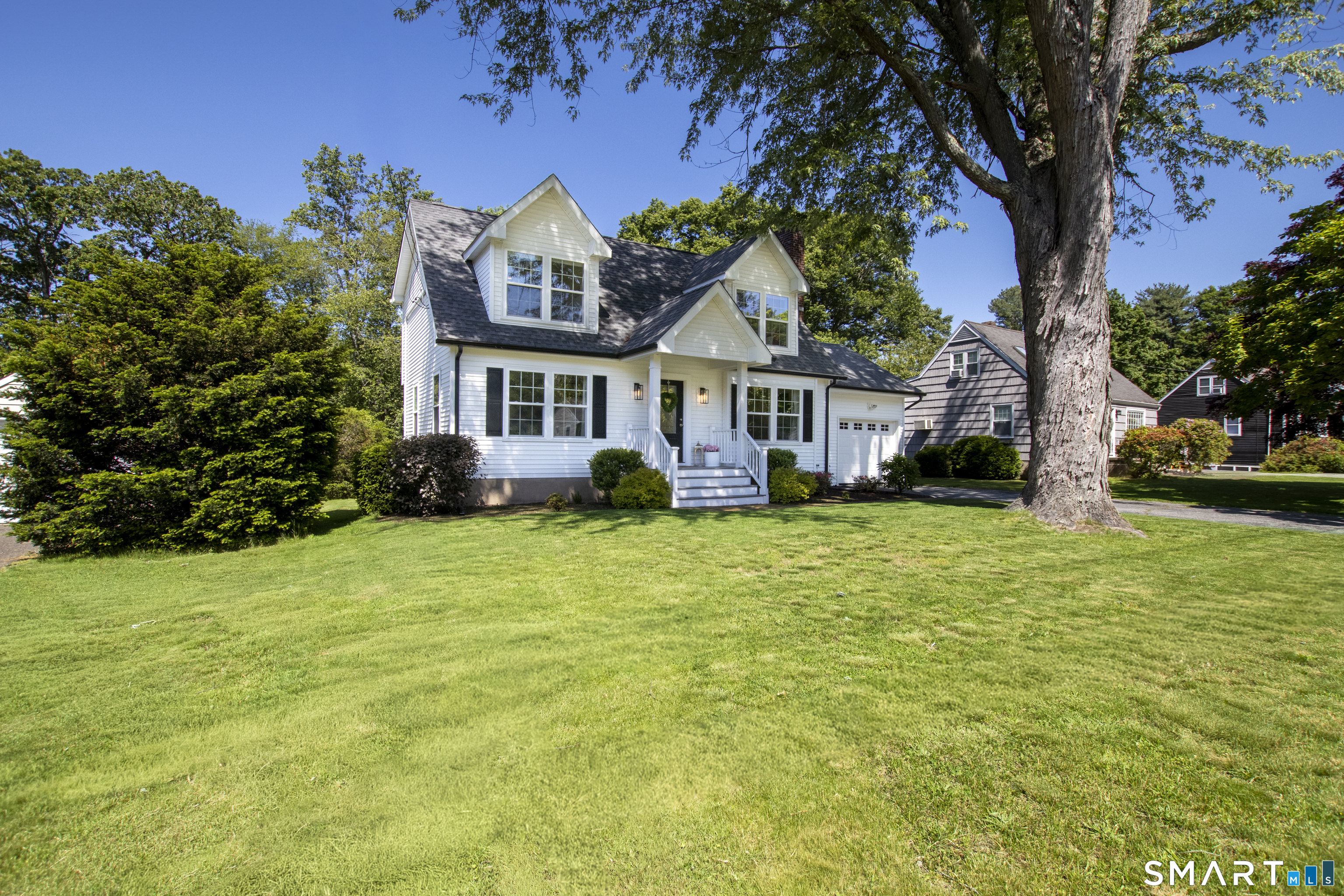 34 Robinwood Road Trumbull CT 06611