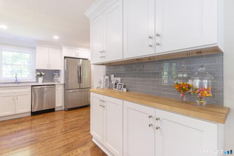 34 Robinwood Road Trumbull CT 06611