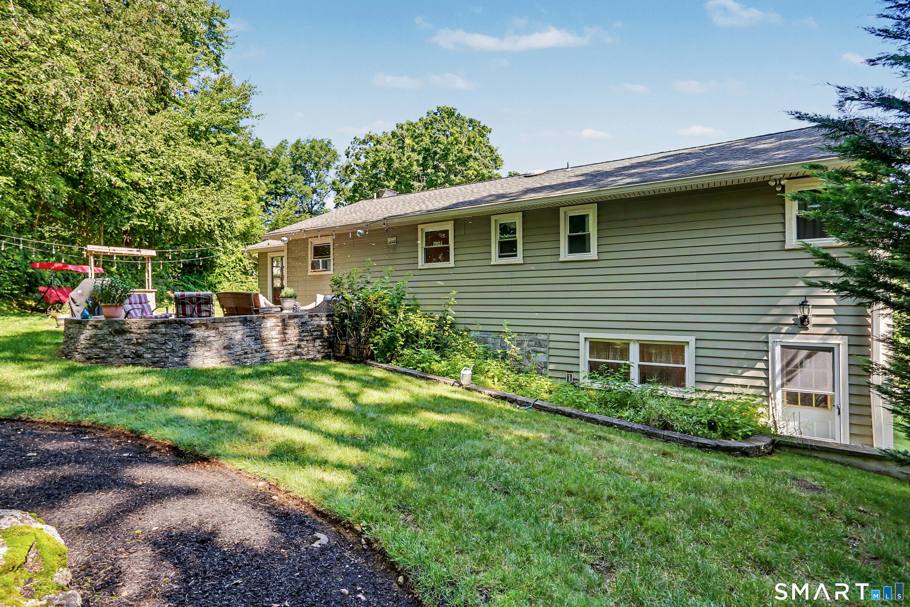 150 Suzanne Circle Trumbull CT 06611