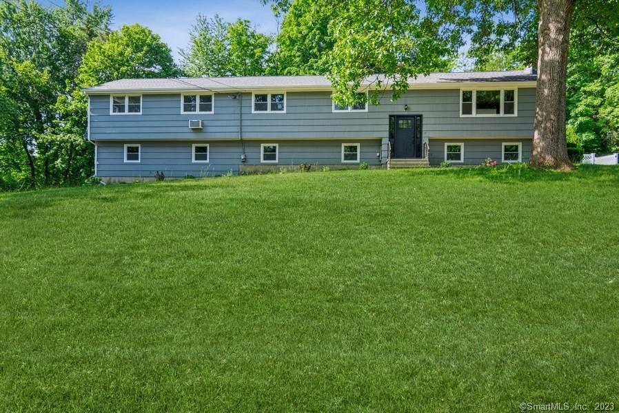 11 Colonial Drive North Haven CT 06473