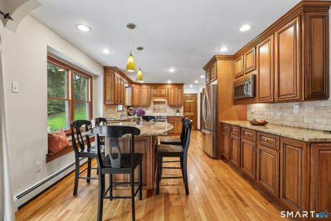 41 Colonial Ridge Drive New Milford CT 06755