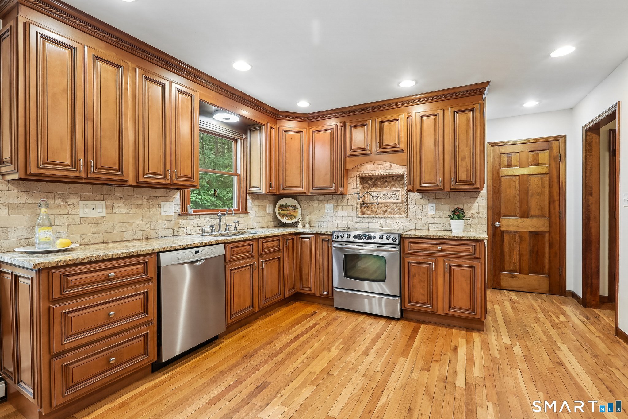 41 Colonial Ridge Drive New Milford CT 06755