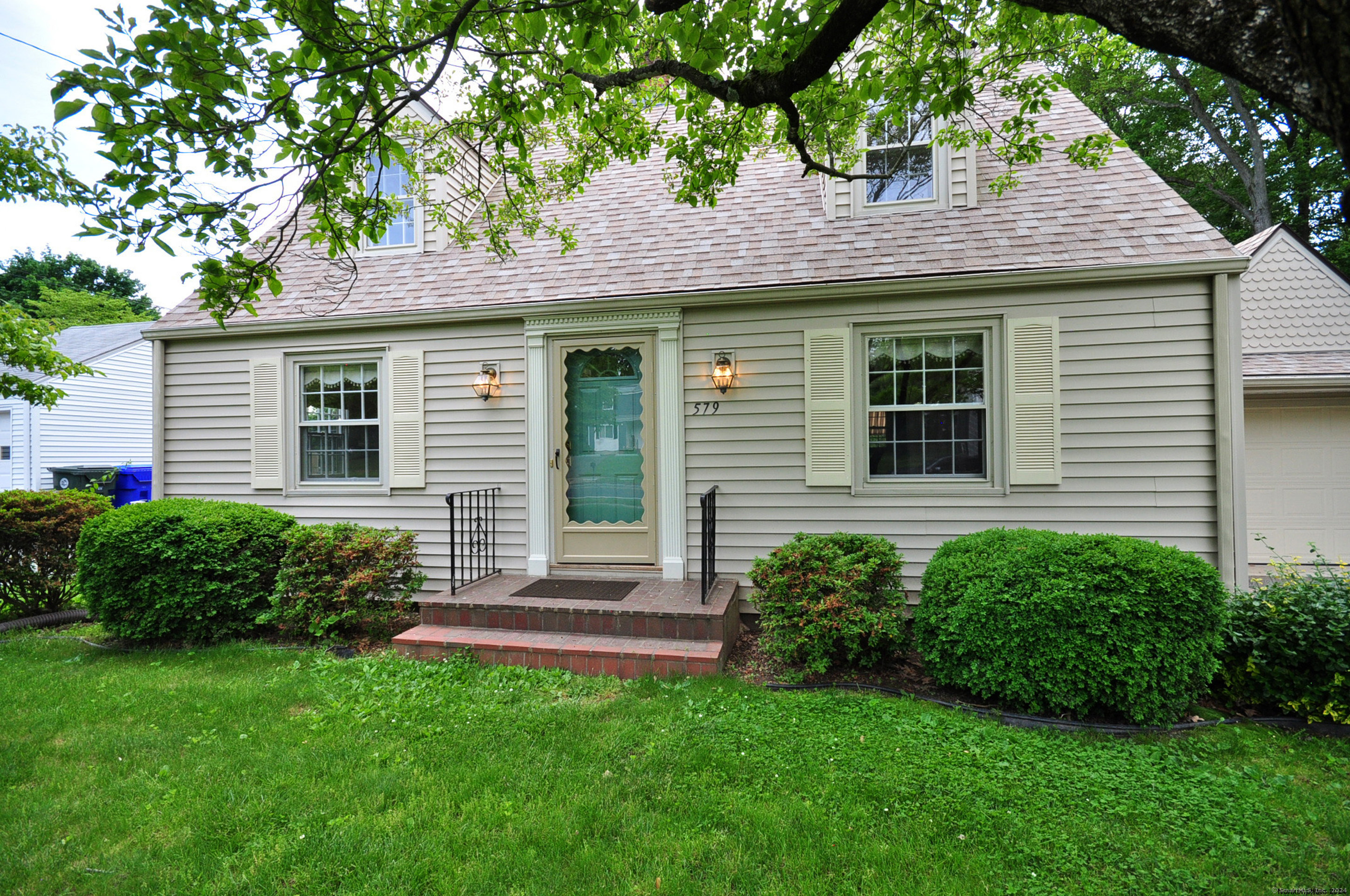 579 Oak Street East Hartford CT 06118