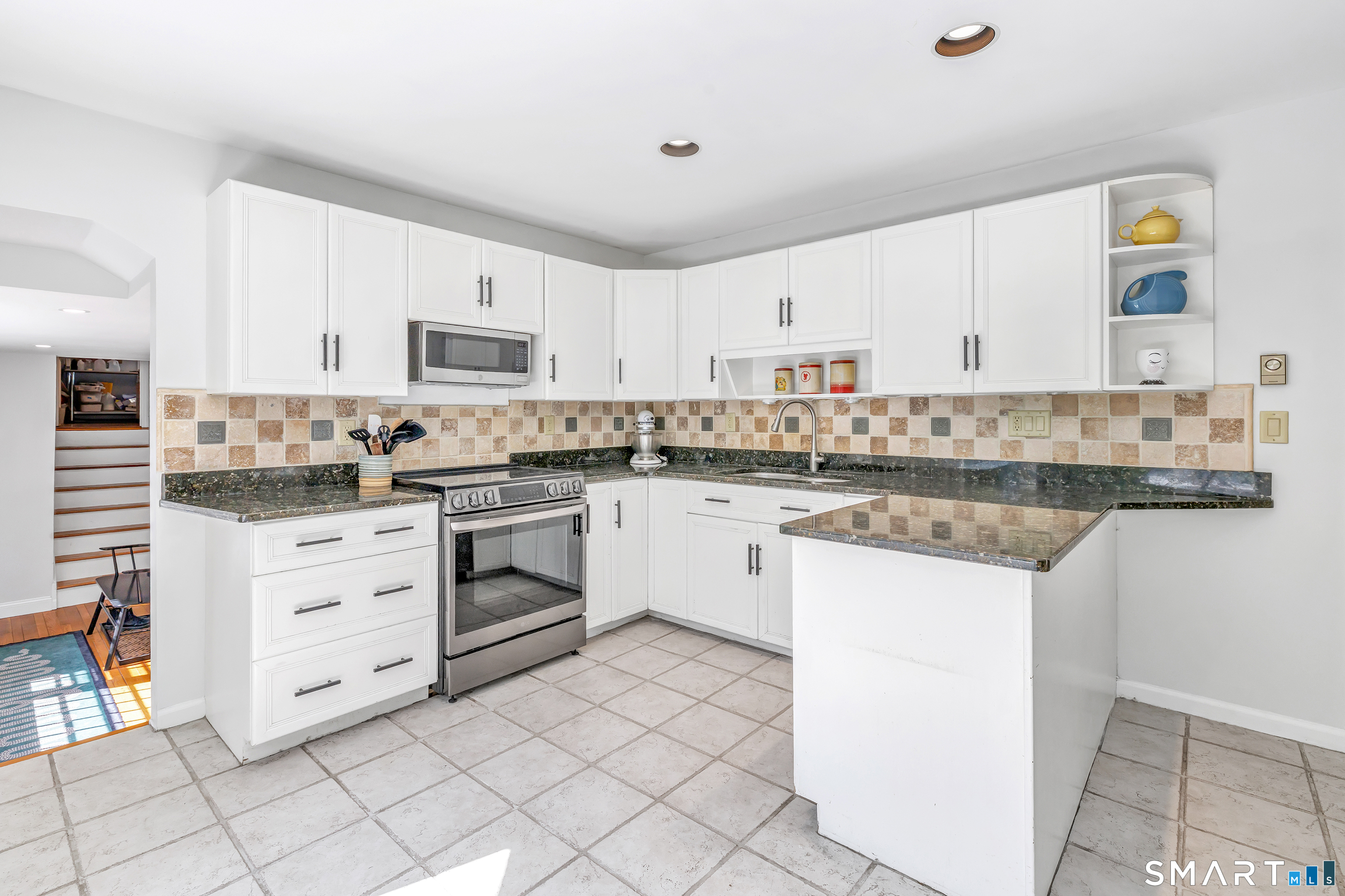 37 Lamppost Drive Redding CT 06896