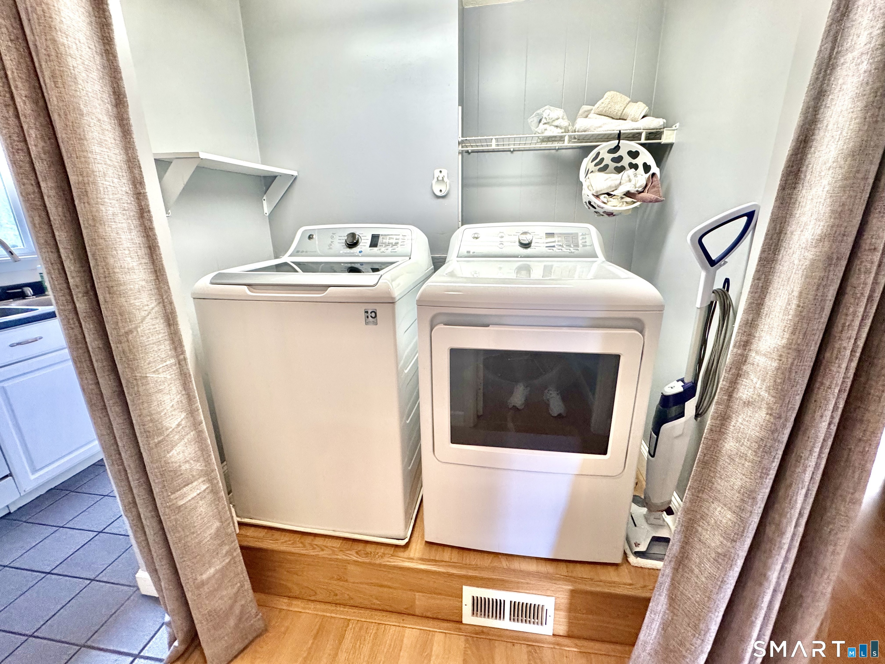 39 Brookview Avenue Waterbury CT 06706