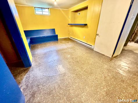 39 Brookview Avenue Waterbury CT 06706